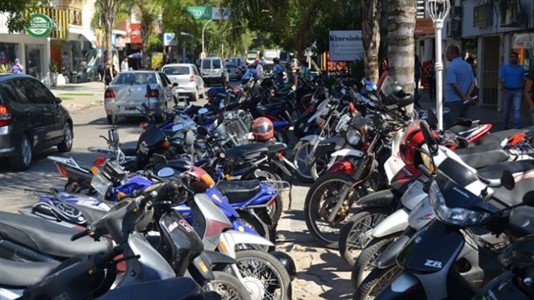 En principio el precio que pagarán los motociclistas por hora será de 2 pesos.