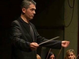 "La orquesta sinfónica hoy está conformada por más de 60 integrantes", precisó Doumont.