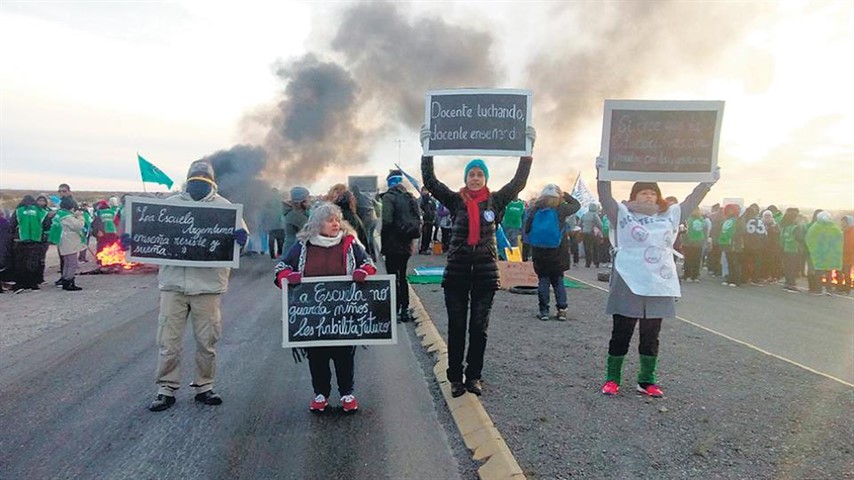 El reclamo en Chubut, en el lugar donde se produjo la represión.
