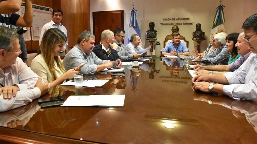 Peppo se reunió con intendentes de Cambiemos y UCR. 