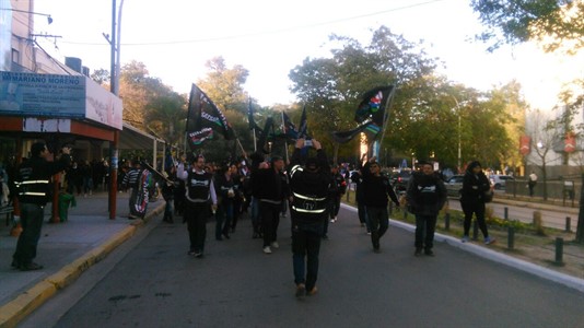 Los trabajadores de Resistencia se movilizaron hacia la plaza 25 de Mayo.