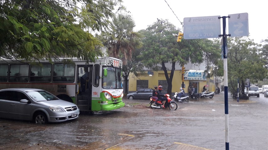 La última lluvia generó este tipo de anegamientos en la ciudad.