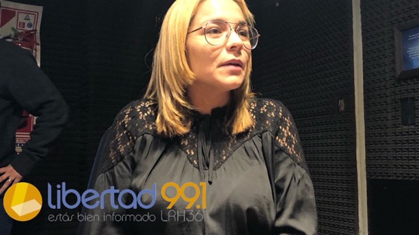 La flamante intendenta electa en los estudios de Radio Libertad.