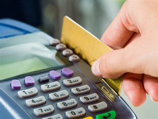 "Como comerciantes pagamos el 3% por las compras en un pago con tarjeta de crédito y 1.5% con débito", resaltó González.
