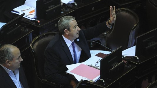 El proyecto legislativo fue presentado por el radical mendocino Julio Cobos.