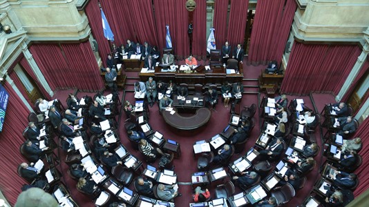 El blanqueo de capitales y pago de deudas previsionales comenzará a ser discutido hoy en el Senado en un plenario de cuatro comisiones.