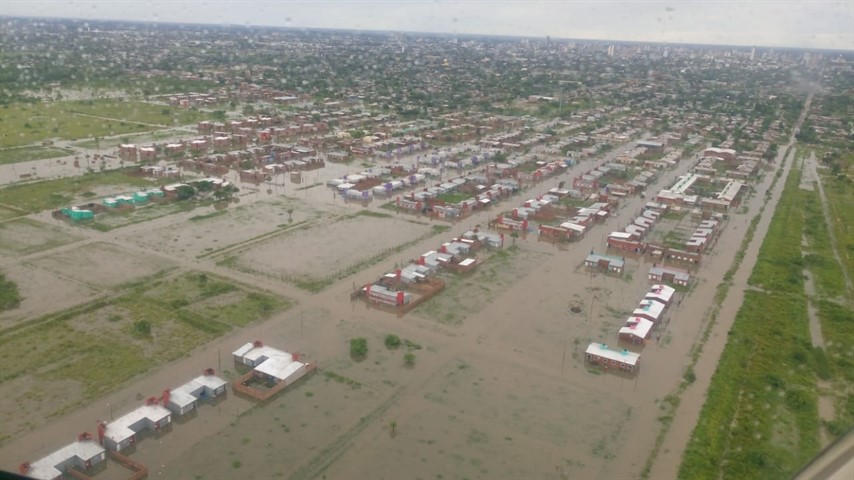 La ciudad, en una de ls peores inundaciones de las últimas décadas, todavía deberá soportar más lluvias.